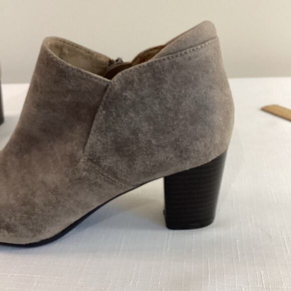 Naturalizer Tan Faux Suede Booties Size 6 - Picture 8 of 15